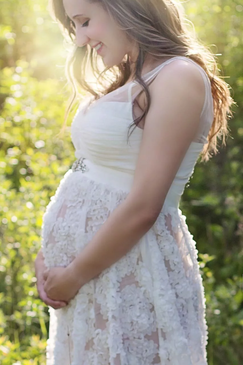 naturopathie grossesse Lyon femme enceinte fertilité post partum naturopathie lyon femme douleur Agnes Kerguillec