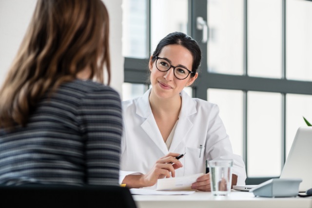 Une consultation entre deux femmes, Pourquoi consulter une naturopathe spécialisée après une fausse couche ?​